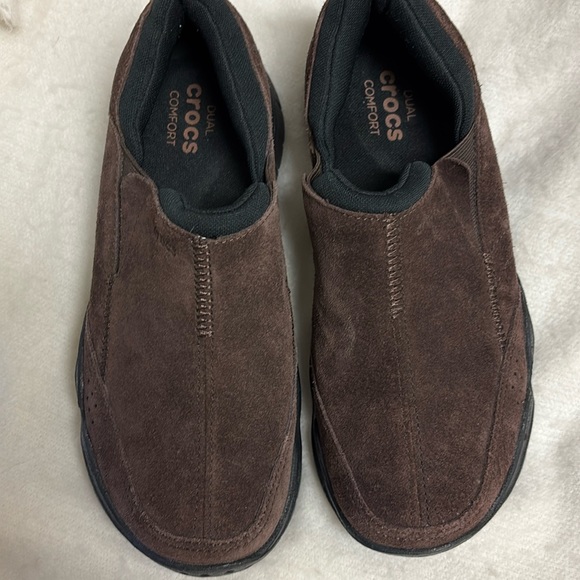 Crocs DUAL COMFORT Brown Suede Slip-On Shoes Men\'s Size 10 main image 7
